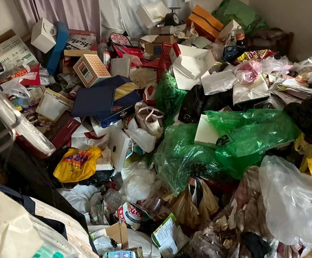 一軒まるごとのゴミ屋敷片付けの作業前