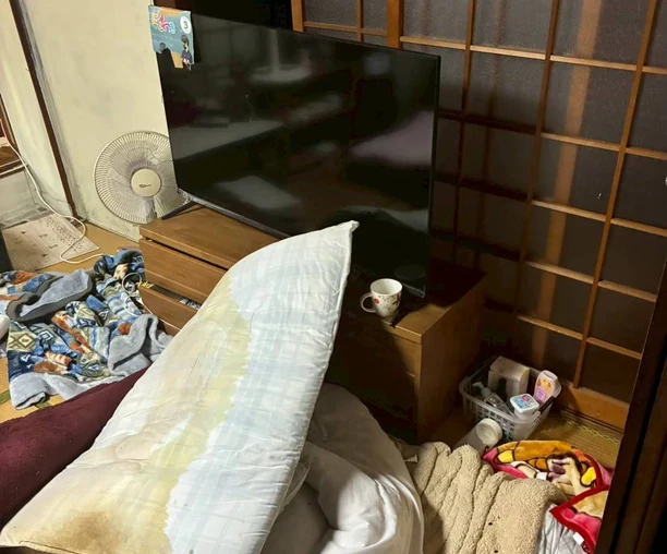 和室の遺品整理と特殊清掃の作業前